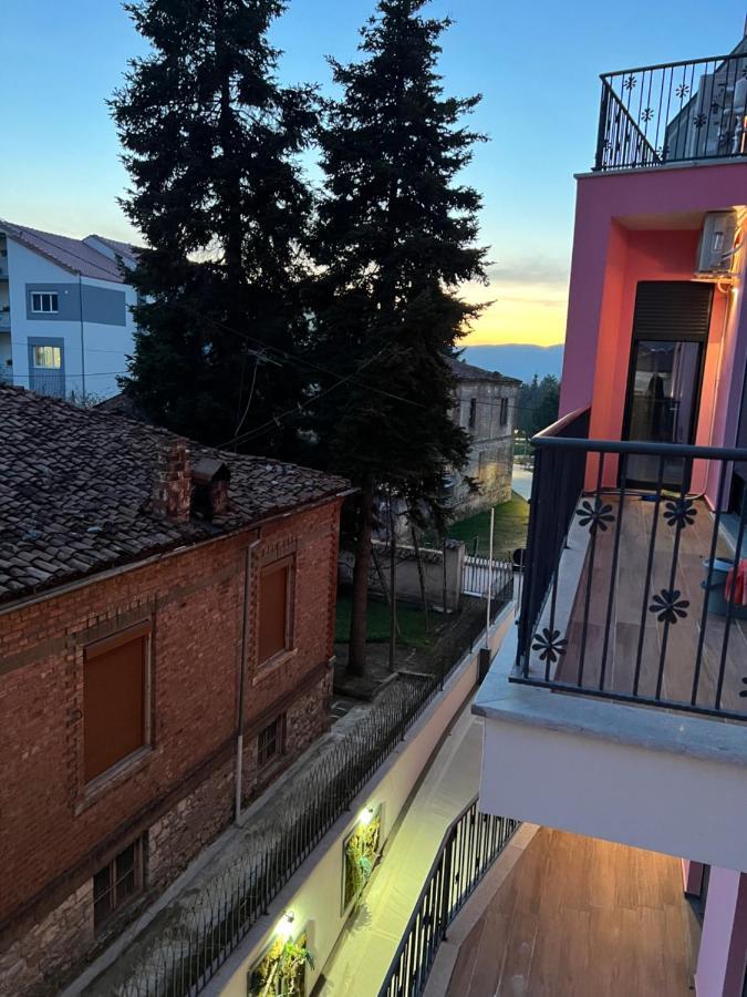 Alma Rose Apartment Korce Exterior foto